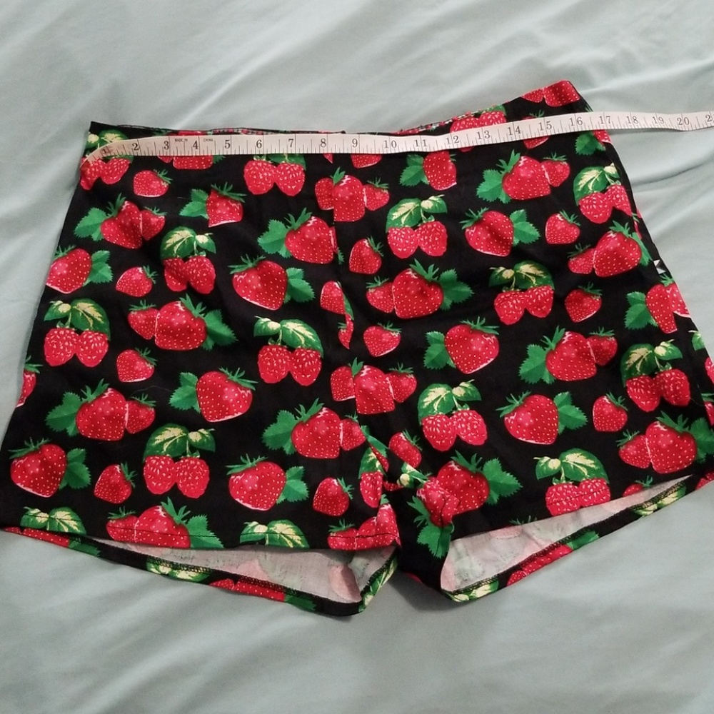 XL High waisted shorts